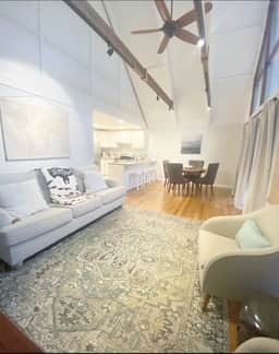 Keowee Key's Stylish Charm - Image 2