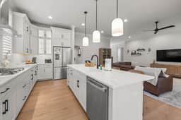 Sweet Rose Cottage with Community Beach - Image 2