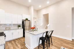 Tiger Touchdown Townhome near Patrick Square - Image 4