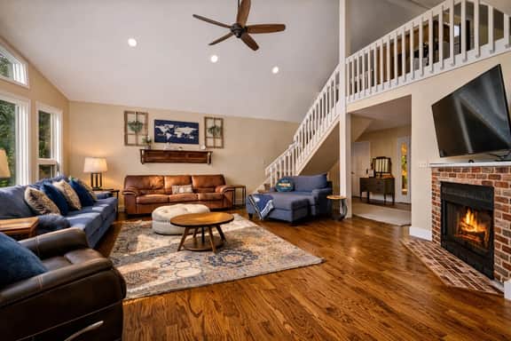 Lake Keowee Retreat with private boat ramp and dock - Image 3