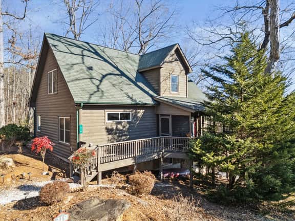 Serenity Lodge on Lake Keowee - Image 2