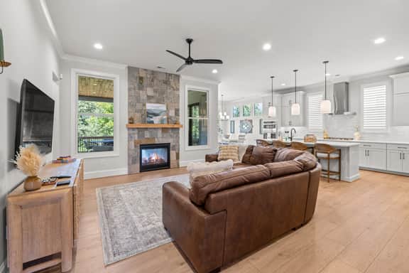 Sweet Rose Cottage with Community Beach - Image 4