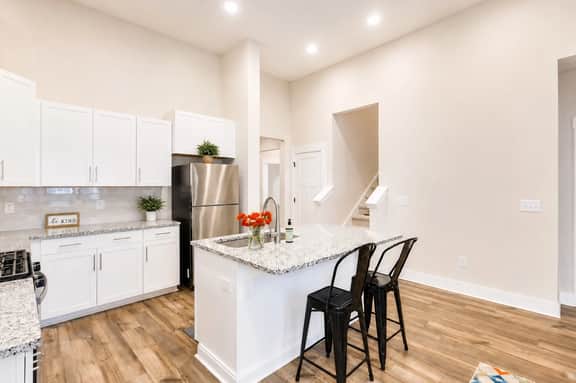 Tiger Touchdown Townhome near Patrick Square - Image 4