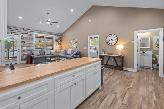 Whispering Pines Cottage on Keowee - Image 4
