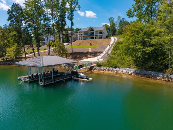 Emerald Shores on Keowee- Games & room for family - Image 1